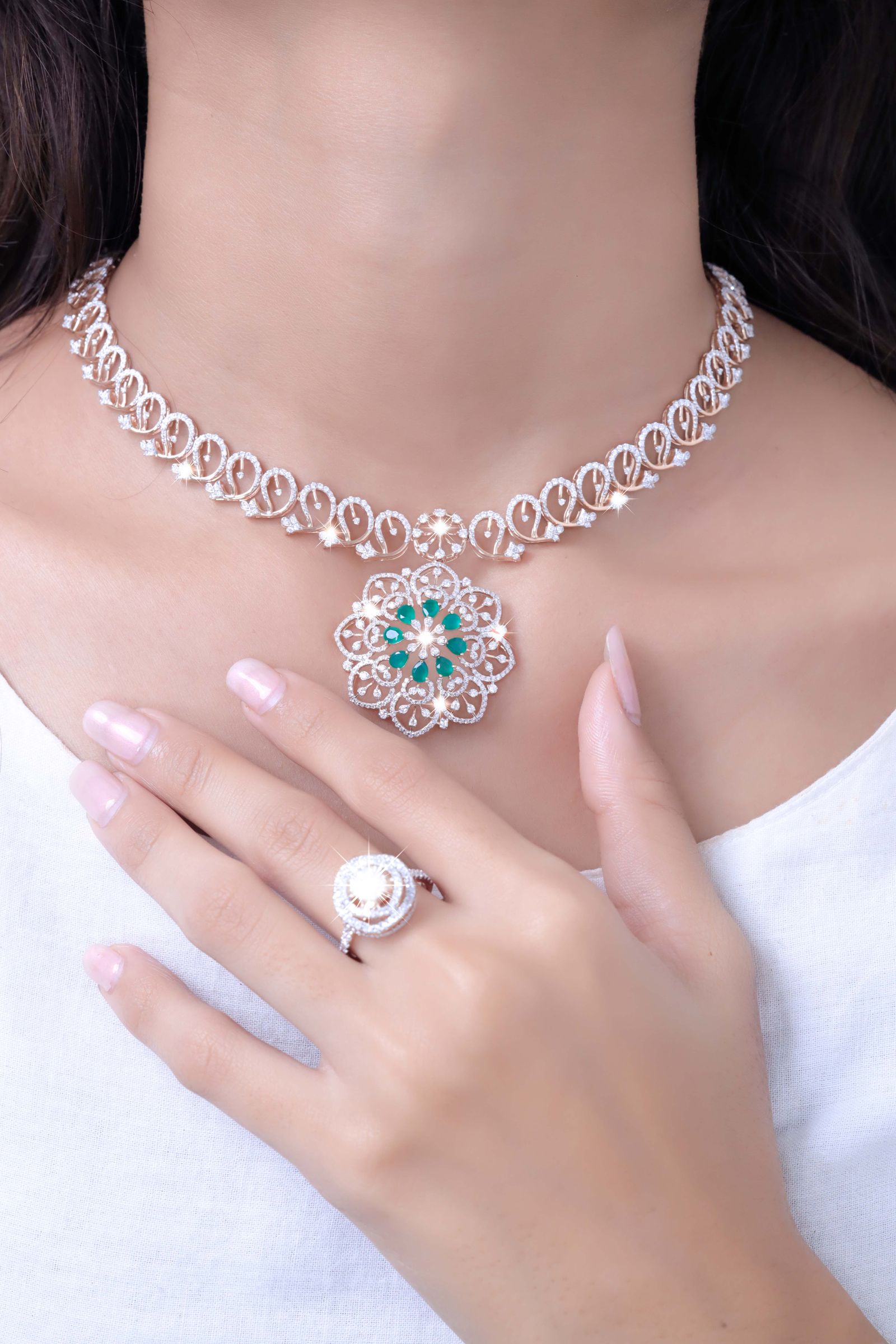 Minimal Clover Necklace